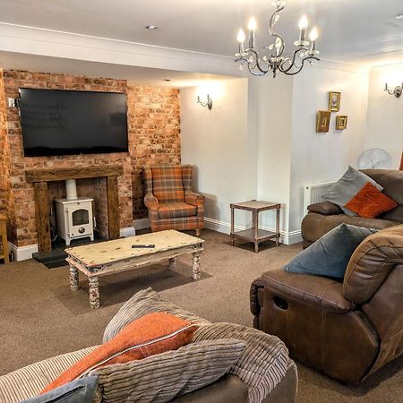 Spacious Home For Large Families And Contractors Wolverhampton Eksteriør bilde