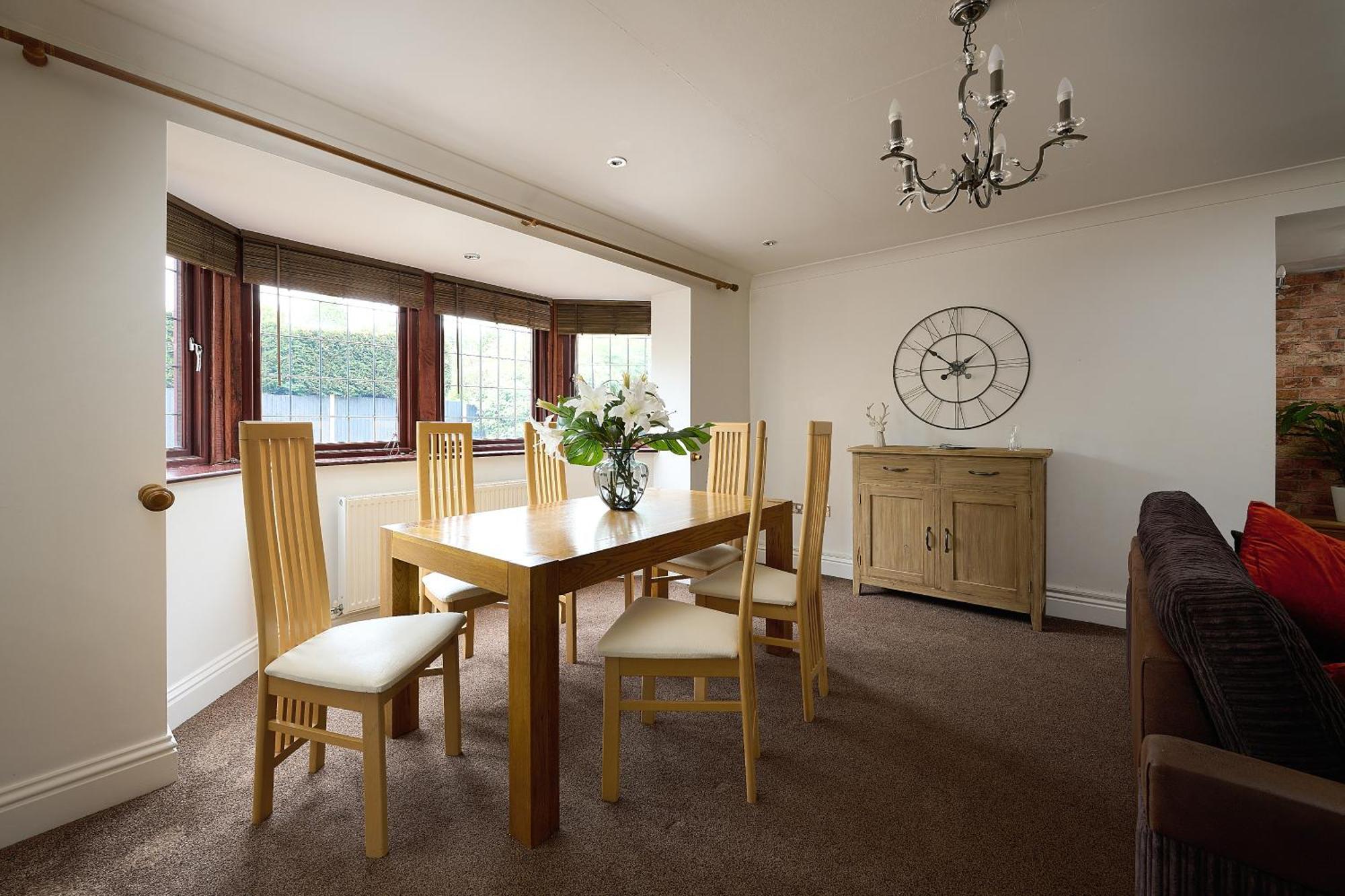 Spacious Home For Large Families And Contractors Wolverhampton Eksteriør bilde