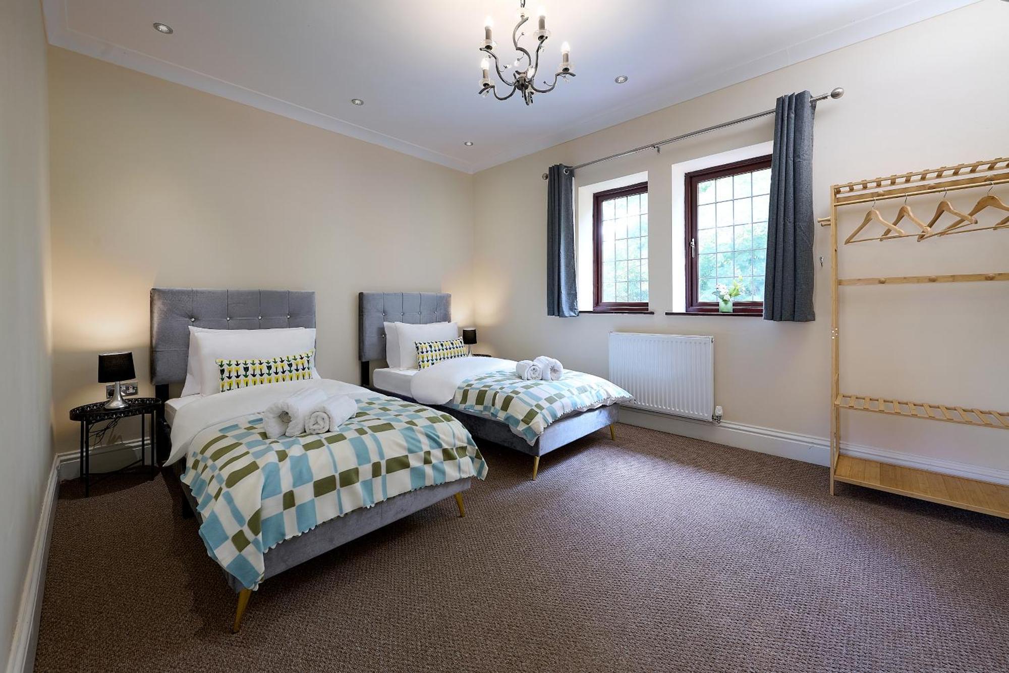 Spacious Home For Large Families And Contractors Wolverhampton Eksteriør bilde