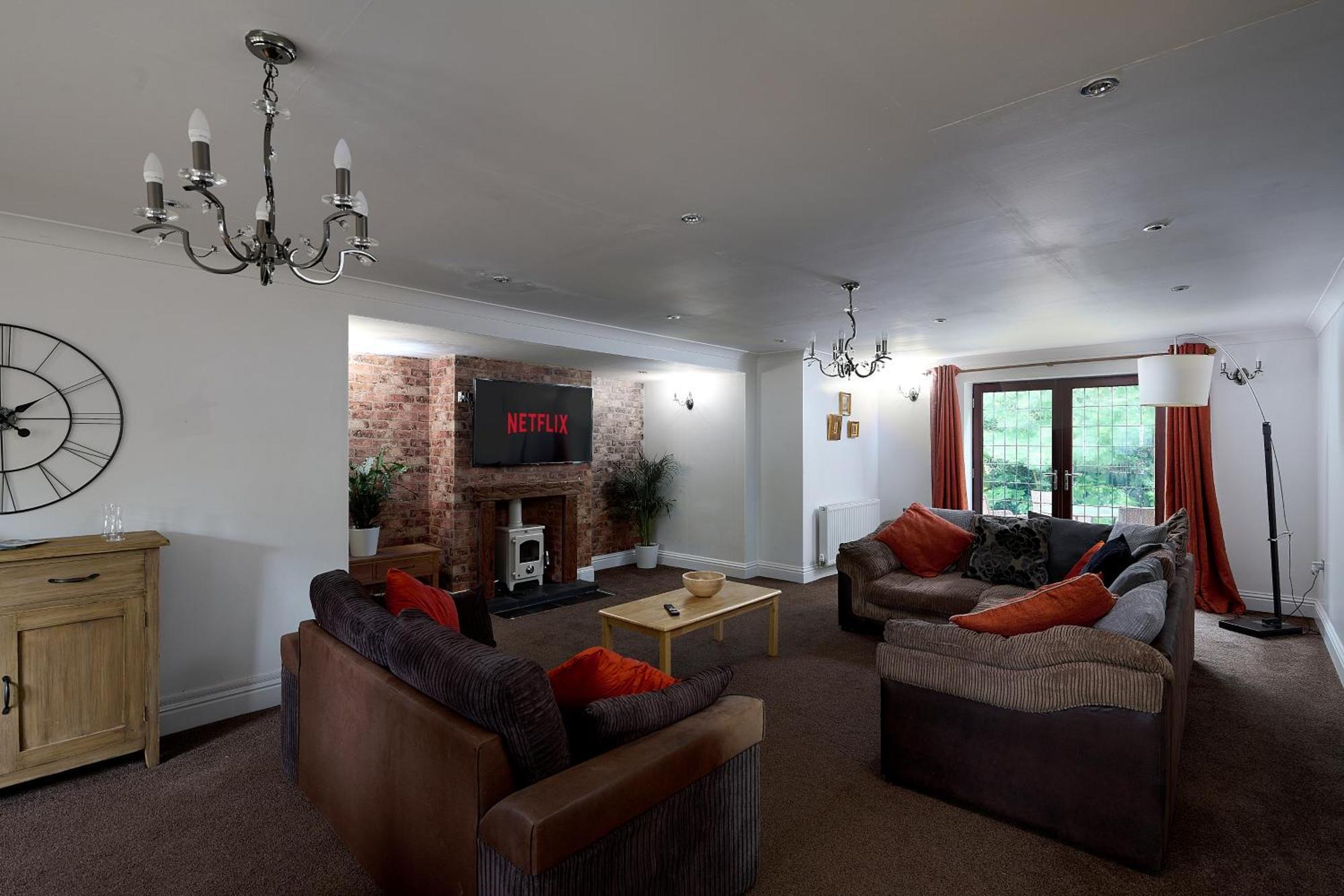 Spacious Home For Large Families And Contractors Wolverhampton Eksteriør bilde