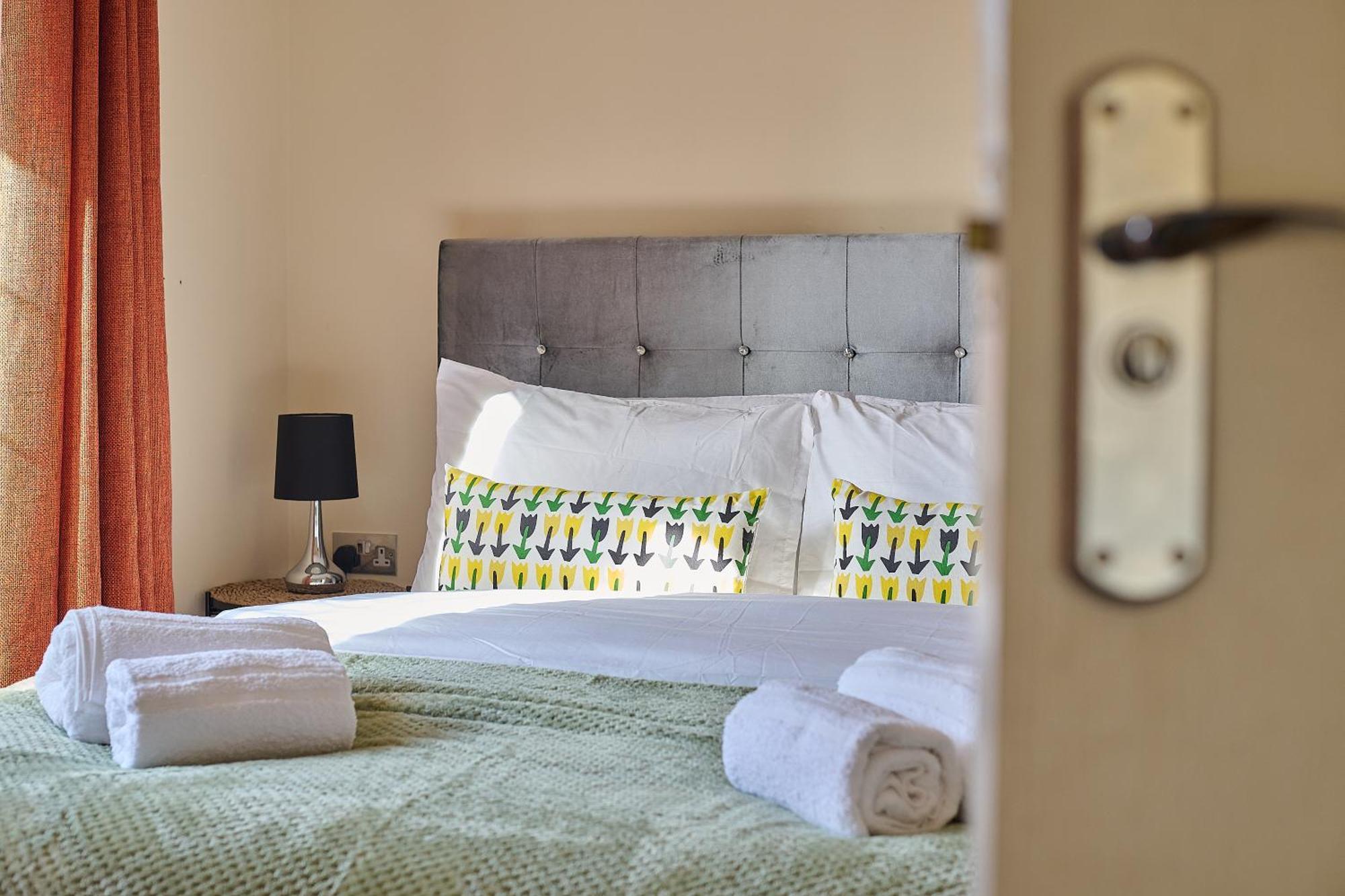 Spacious Home For Large Families And Contractors Wolverhampton Eksteriør bilde